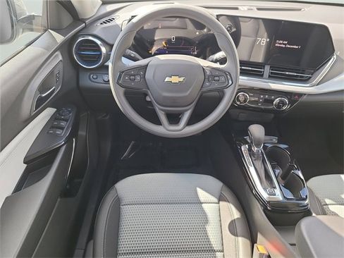 New 2026 Chevrolet Trax LT image 17