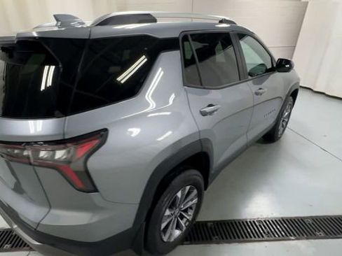 Used 2025 Chevrolet Equinox LT w/ Convenience Package II image 8