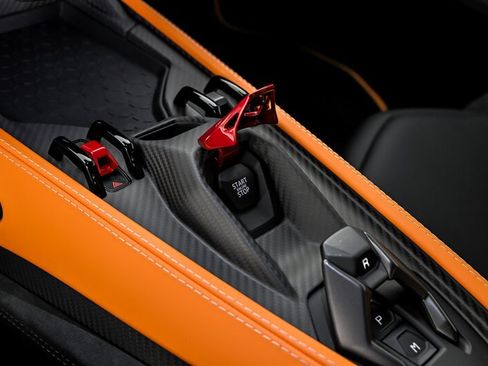 Used 2025 Lamborghini Revuelto AWD/4WD image 39
