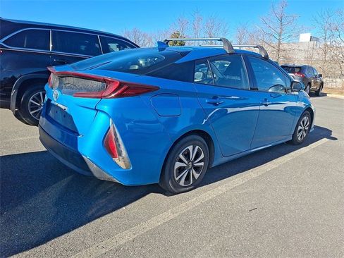 Used 2017 Toyota Prius Prime Premium image 8