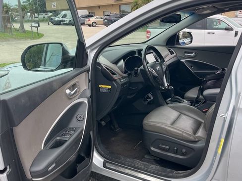 Used 2019 Hyundai Santa Fe XL AWD/4WD image 5