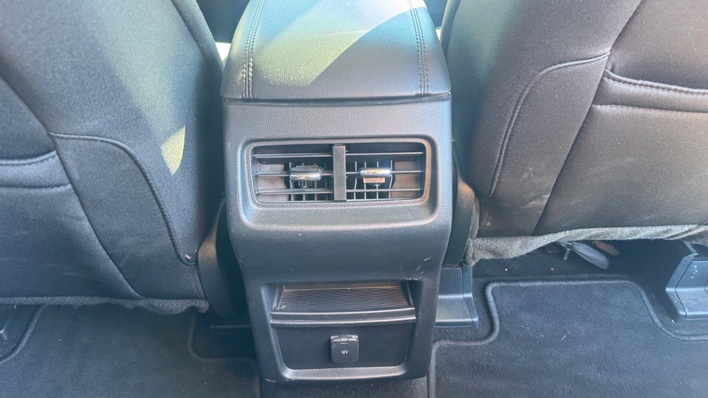 Used 2020 Ford Edge SE FWD image 13