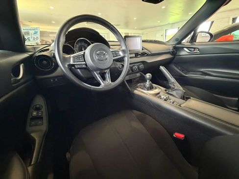 Used 2022 MAZDA MX-5 Miata Sport RWD image 16