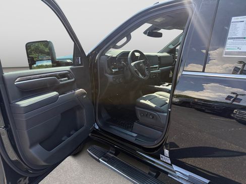 New 2026 Chevrolet Silverado 3500 LTZ w/ LTZ Convenience Package AWD/4WD image 11