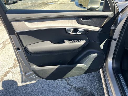 Used 2025 Volvo XC90 B6 Ultra image 25
