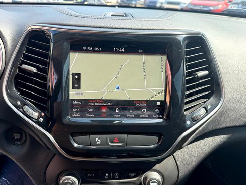 Used 2020 Jeep Cherokee Limited image 31