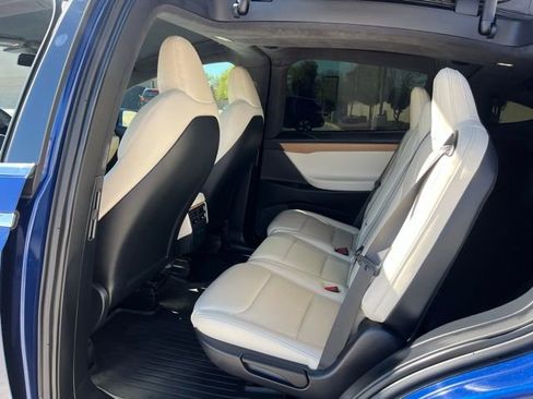 Used 2020 Tesla Model X Long Range image 10