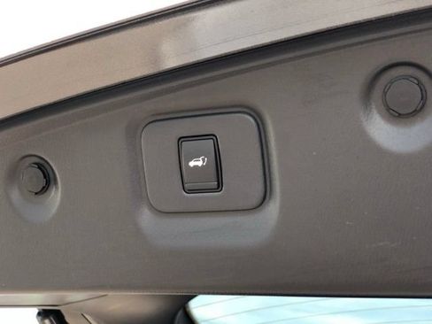 Used 2020 Nissan Pathfinder Platinum AWD/4WD image 31