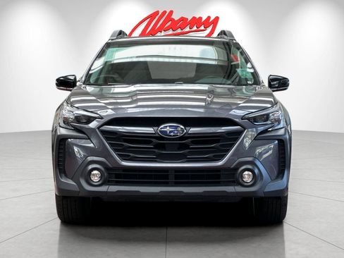 Used 2025 Subaru Outback Premium AWD/4WD image 10