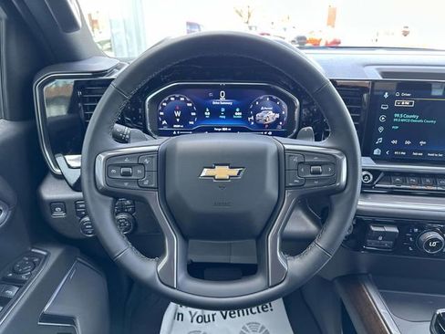 Used 2025 Chevrolet Silverado 1500 High Country w/ High Country Premium Package AWD/4WD image 37