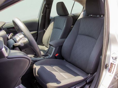 Used 2024 Toyota Corolla LE FWD image 8
