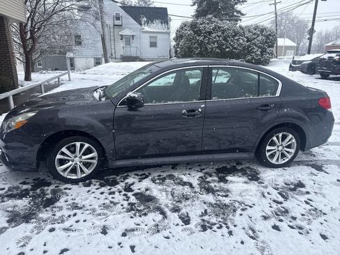 Used 2013 Subaru Legacy 2.5i Limited image 3