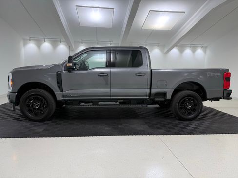 Used 2026 Ford F250 Lariat w/ Black Appearance Package image 4