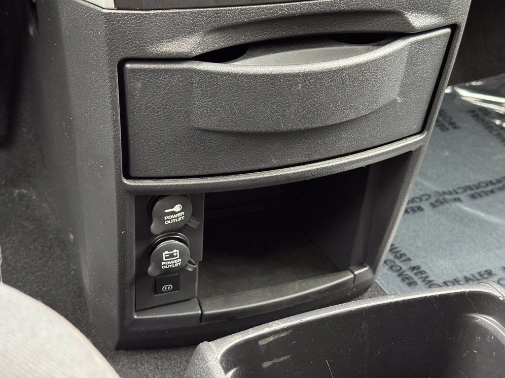 Used 2010 Dodge Grand Caravan SXT FWD image 16