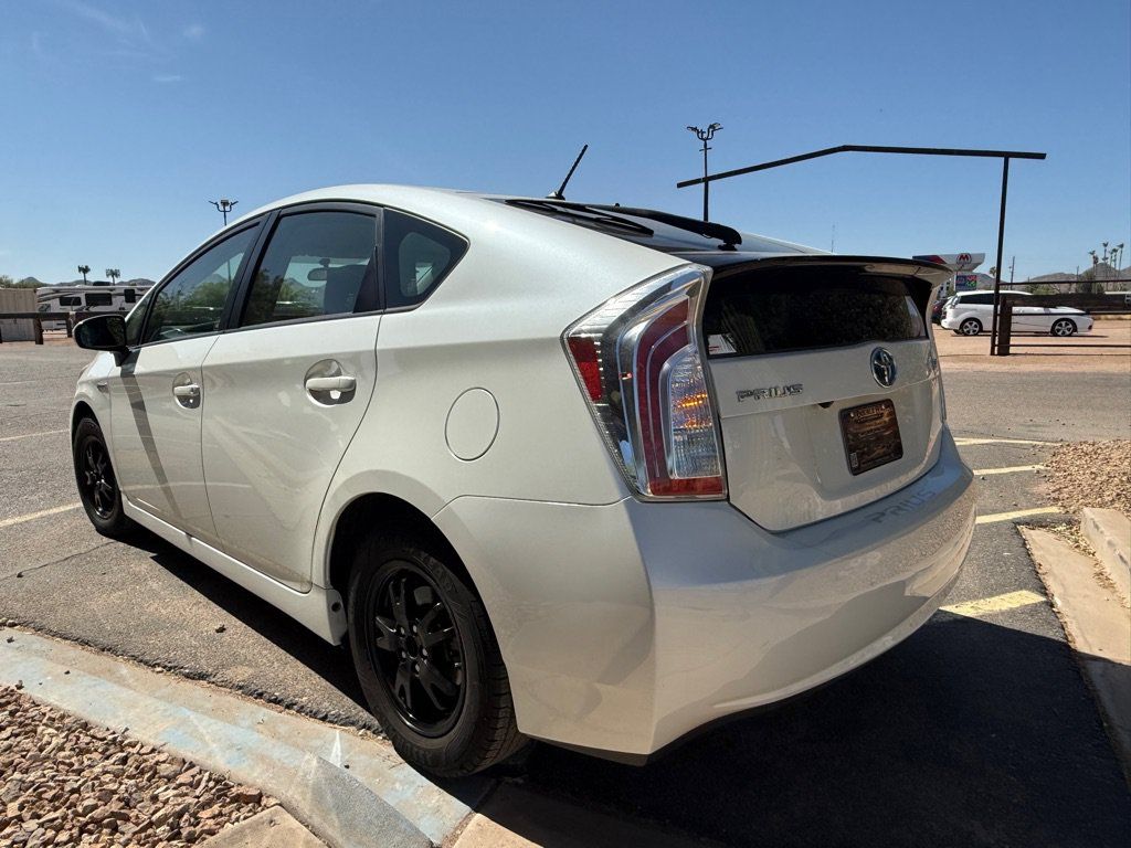 Used 2015 Toyota Prius Two FWD image 5