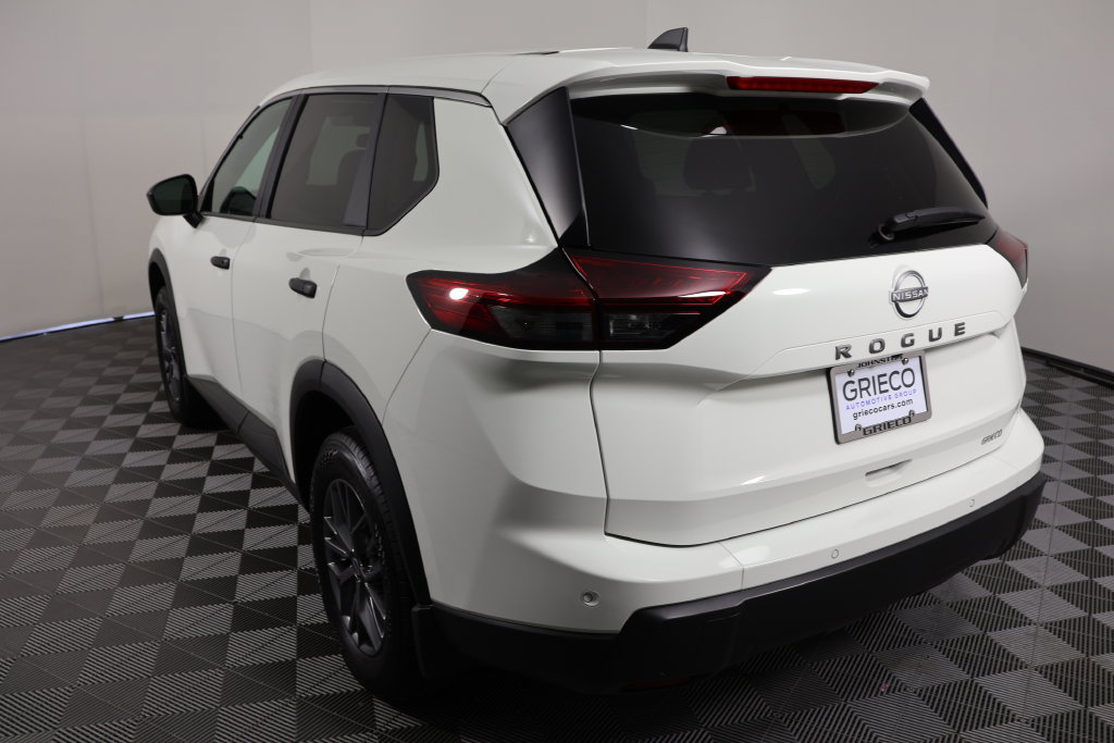 Used 2026 Nissan Rogue S FWD image 6