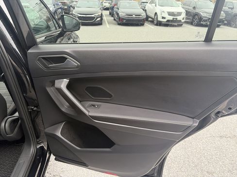 Used 2022 Volkswagen Tiguan S image 29