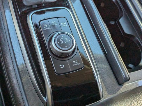 Certified 2024 Nissan Armada SV image 25