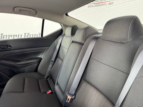 Used 2025 Nissan Altima 2.5 SV FWD image 11