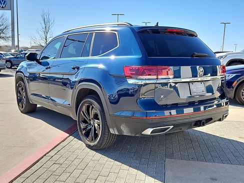 Certified 2023 Volkswagen Atlas SE w/ Black Wheel Package image 2