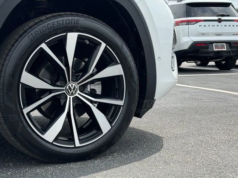 Used 2024 Volkswagen Atlas SEL Premium R-Line AWD/4WD image 49