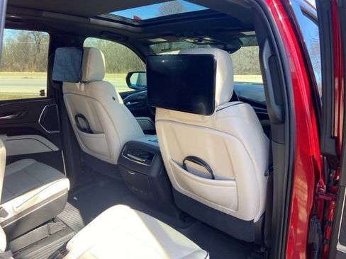 Used 2021 Cadillac Escalade Sport w/ Driver Assist Tech Package image 16