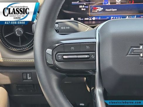 Used 2025 Chevrolet Colorado ZR2 w/ Technology Package AWD/4WD image 27