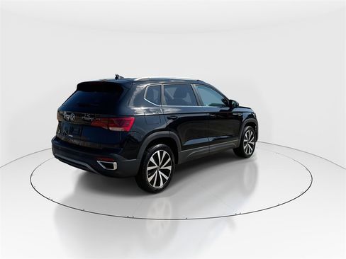 Used 2022 Volkswagen Taos SE image 8