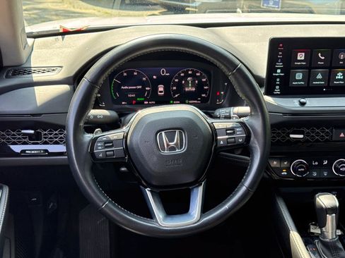 Used 2023 Honda Accord Touring image 17