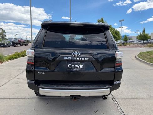 Used 2018 Toyota 4Runner TRD Off-Road Premium AWD/4WD image 9