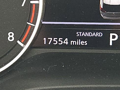 Used 2025 Nissan Rogue SV image 18