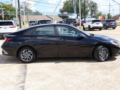 Used 2024 Hyundai Elantra SEL image 20