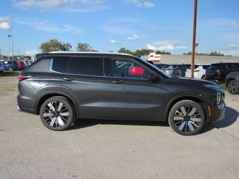 New 2026 Mitsubishi Outlander SEL FWD image 2