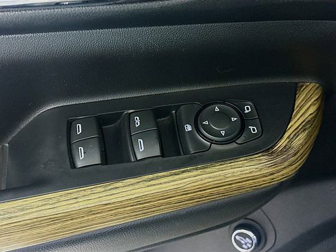 Used 2017 GMC Acadia Denali image 20