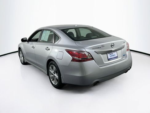 Used 2013 Nissan Altima 2.5 SL w/ Technology Pkg image 7