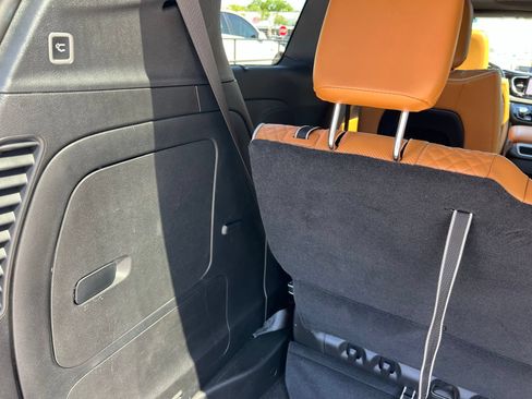 Used 2023 Chrysler Pacifica Pinnacle FWD image 22