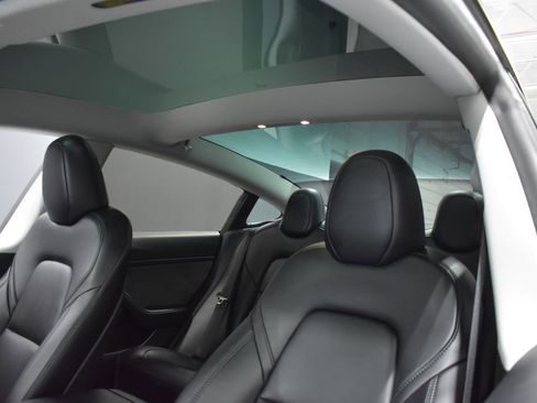 Used 2023 Tesla Model 3 Standard Range image 16