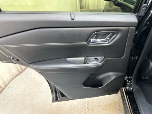 Certified 2025 Nissan Rogue SL w/ Tech Package AWD/4WD image 28