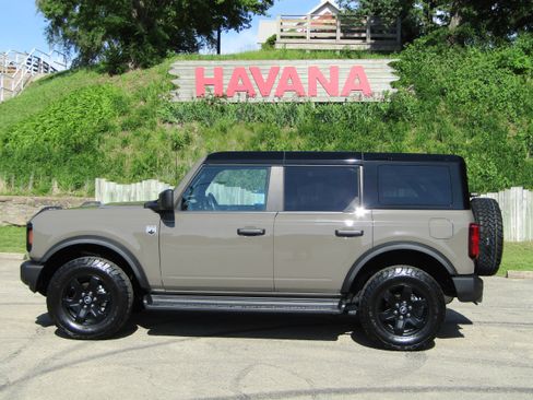 Used 2025 Ford Bronco Big Bend AWD/4WD image 1