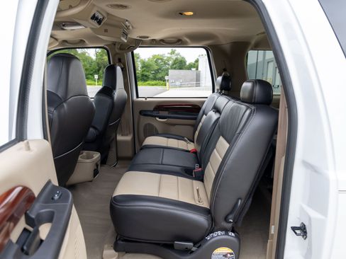 Used 2005 Ford Excursion Eddie Bauer AWD/4WD image 22