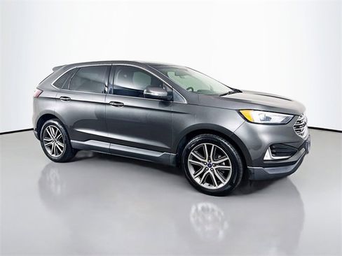 Used 2019 Ford Edge Titanium image 24