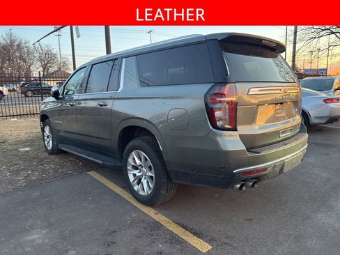 Used 2023 Chevrolet Suburban Premier image 4