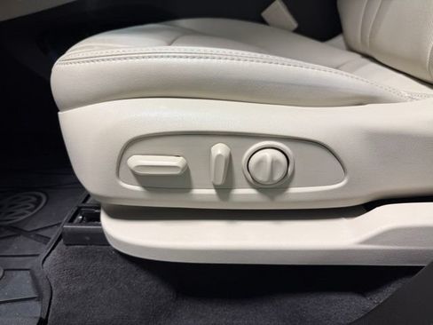 Certified 2023 Buick Enclave Essence FWD image 14