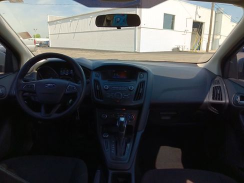 Used 2015 Ford Focus SE FWD image 31