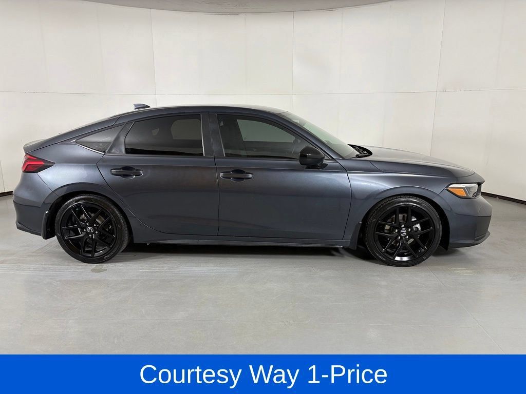 Used 2025 Honda Civic Sport image 11