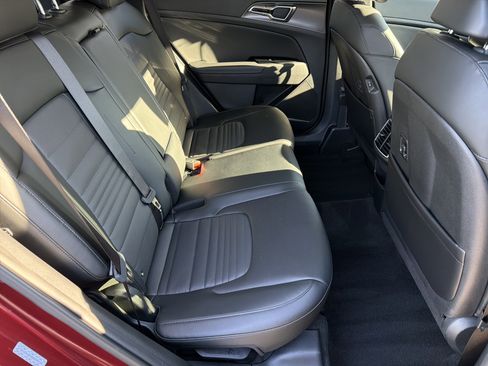Used 2025 Kia Sportage SX image 15