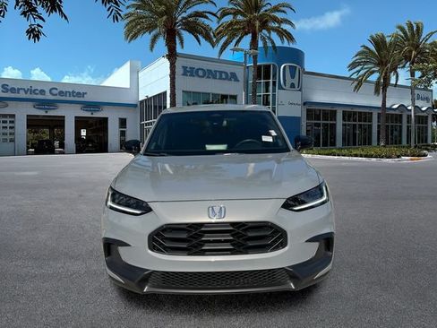 Used 2025 Honda HR-V Sport image 3