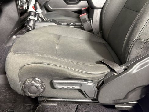 Used 2021 Jeep Wrangler Unlimited Sport AWD/4WD image 12