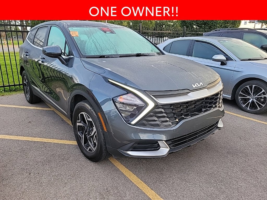 Used 2023 Kia Sportage LX AWD/4WD image 3