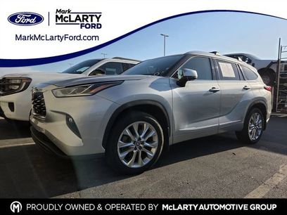 Used 2023 Toyota Highlander Limited